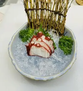 Hình ảnh Sashimi bạch tuộc 3 miếng