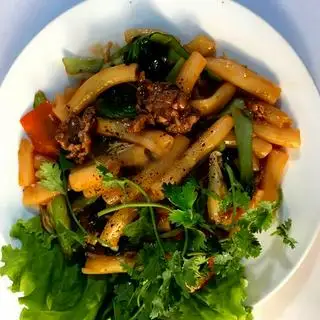 Hình ảnh Nui xào bò cải