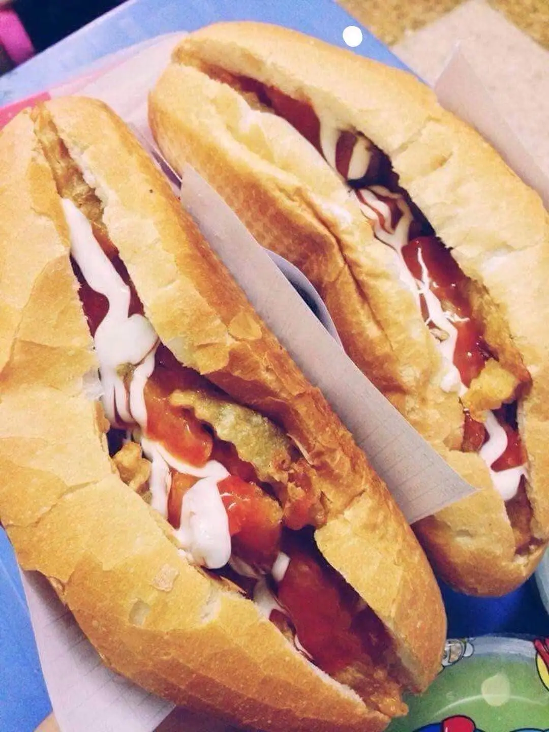 Hình ảnh Bánh mì xúc xích pate