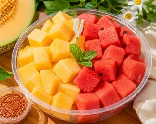 Dưa Hấu - Dưa Lưới - 60.000 ₫ tại YUMI - Bánh Tráng & Trái Cây - Dương Bá Trạc