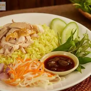 Hình ảnh Cơm mềm/cơm đảo gà đùi xé