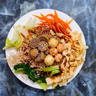 Hình ảnh Miến trộn rau - trứng-viên thậm cẩm