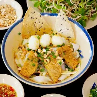 Mì Quảng chả - trứng cút - 52.000 ₫ tại Mì Quảng Thu Bồn - Thoại Ngọc Hầu
