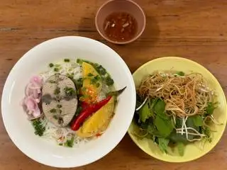 Hình ảnh Bún cá ngừ  ( kèm tô , dụng cụ ăn )