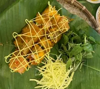 Bánh tráng cuốn bơ - 30.000 ₫ tại Bánh Tráng Trộn Ngon - Vinhomes Tân Cảng