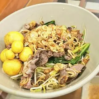 Hình ảnh Mì trộn chua cay bò, mọc