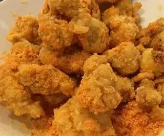 Gà viên lắc phomai-200gr - 75.000 ₫ tại Ăn Vặt Roẹt - Duy Tân