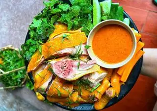 Hình ảnh 1 Con Gà Ủ Muối Thảo Mộc To