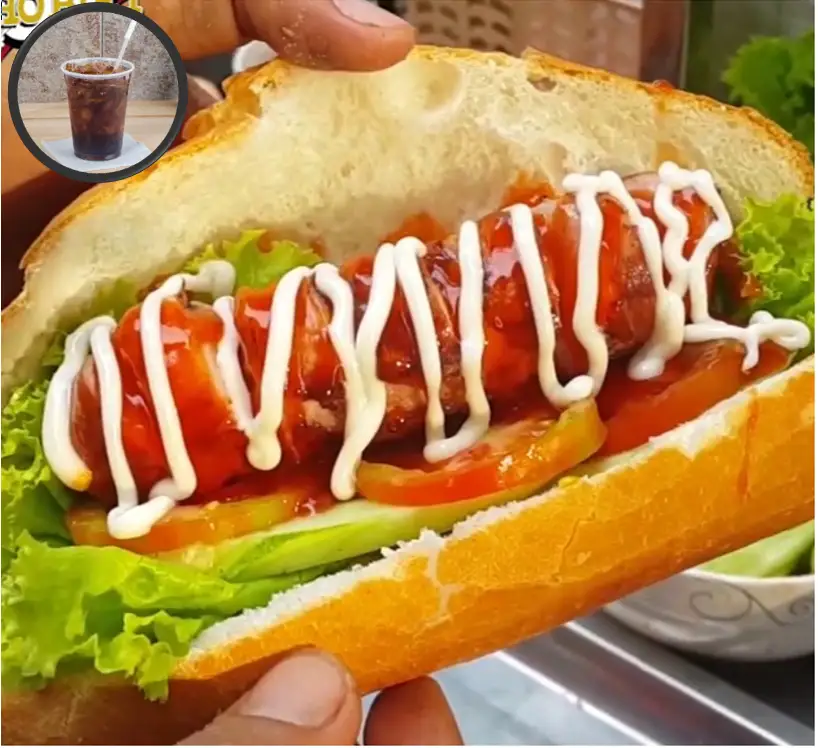 Bánh mì xúc xích - 29.000 ₫ tại Hello Bánh Mì Hamburger & Chicken - Đường 49