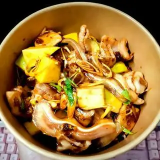 Tai heo sốt thái  - 60.000 ₫ tại Sốt Thái Yummy - Đường Số 15