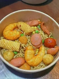 Hình ảnh Mì trộn mực xoắn