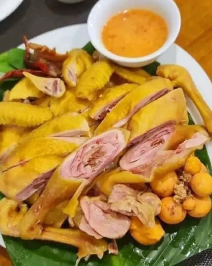 Hình ảnh 1|2 Gà ủ muối XÔNG KHÓI ôm trứng non (không đầu&chân)- CHẶT SẴN 
