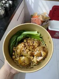 Hình ảnh Mì tươi đùi gà lóc xương chiên