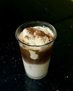 Hình ảnh Latte Einspanner phin Việt