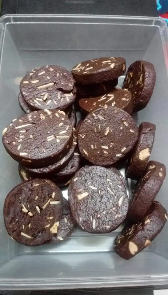Chocolate hạnh nhân lát - 55.000 ₫ tại Panda's Bakery