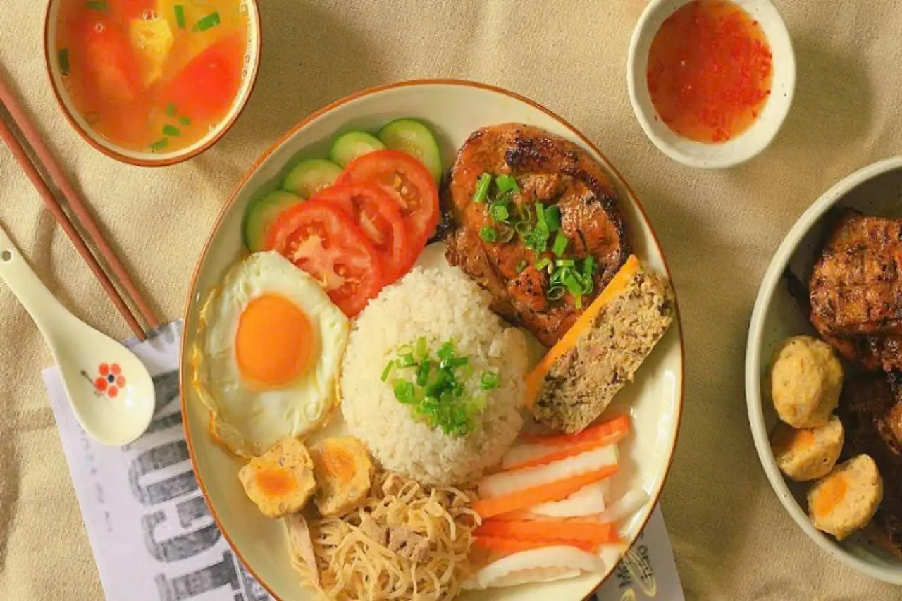 Cơm sườn bì chả trứng - 75.000 ₫ tại Cơm Tấm Cô Ba - Đường Số 3