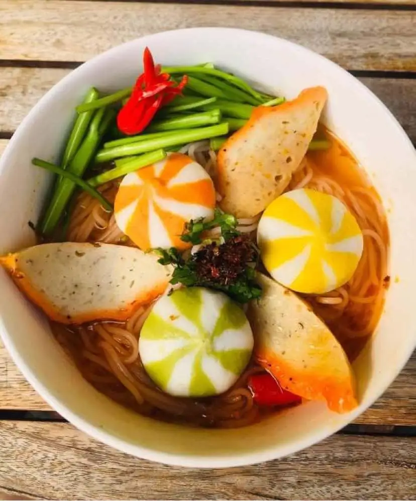 Hình ảnh Bún Thái Viên Cá Hồi + Chả Cua
