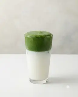 Matcha Coldwhisk Latte - 43.000 ₫ tại Làng Z Matcha & Cacao Vietnamese Traditional - Lương Hữu Khánh