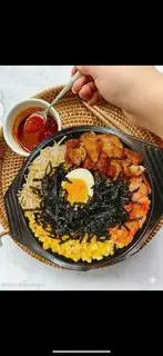 Hình ảnh Cơm trộn gà nướng sốt hàn