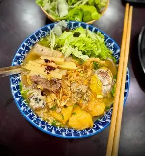 Hình ảnh Riêu cua bò - tóp - chả lá lốt
