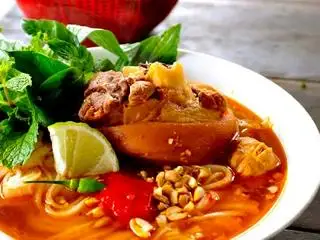 Hình ảnh Mì Quảng giò heo