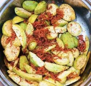 Hình ảnh Xoài Mix Cóc Lắc Bò Khô Chua Cay