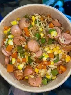 Hình ảnh Mì Trộn Xúc Xích
