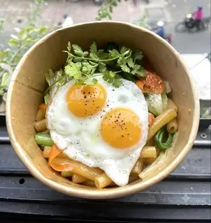 Hình ảnh Nui xào 2 trứng ốp la
