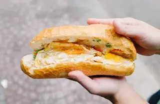 Hình ảnh Bánh Mì Trứng Ốp La 