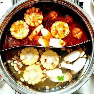 COMBO LẨU HONGKONG CHO 4-6 NGƯỜI ( tomyum) - 470.000 ₫ tại LẨU HONG KONG VÀ DIMSUM - Dạ Nam 