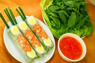 Gỏi Cuốn Tôm Trứng Chấm Mắm Tỏi Ớt  - 10.000 ₫ tại Ăn Vặt Win79 - Bánh Tráng Trộn, Da Heo Trộn & Gỏi Cuốn Tôm Trứng Thịt - Hương Lộ 2
