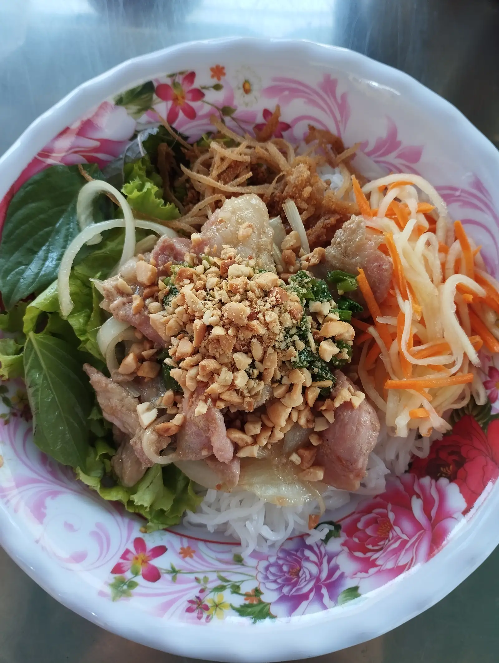 Bún Thịt Xào Có Chả Giò - 42.000 ₫ tại Cơm Tấm & Bún Thịt Nướng Kim Ngân - Phạm Hùng