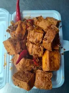Hình ảnh  1 hôp Đậu hũ chiên Sả ớt 