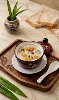 Siêu bổ dưỡng - Sữa tươi xoài yến đào sen nhãn - 49.000 ₫ tại Shi - Chè Ngon Nước Mát - Hoa Đào
