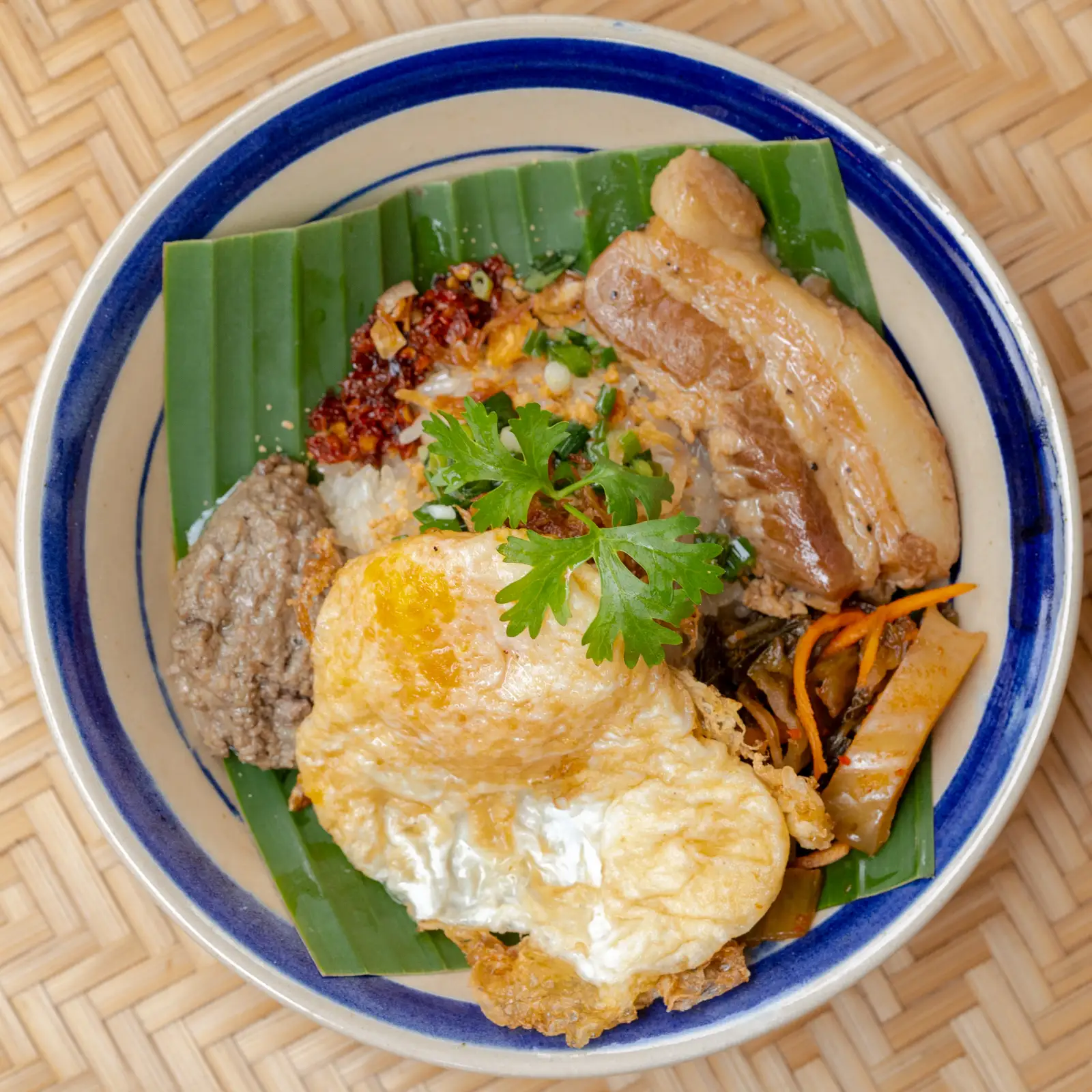 Hình ảnh Xôi Thịt Kho Ốp Đào Pate