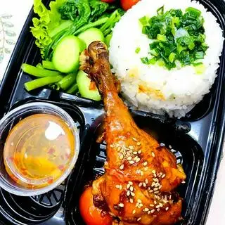 Hình ảnh Cơm gà nướng mắm tỏi 