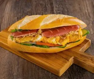 Hình ảnh Bánh Mì xúc Xích Trứng
