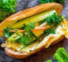 bánh mì ốp la - 27.000 ₫ tại Bánh Mì Hà Nội - Bạch Đằng