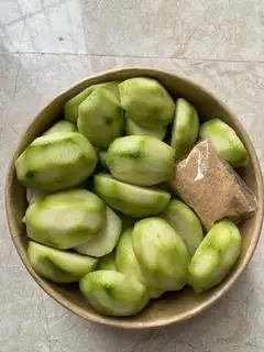 Hình ảnh Cóc Non Gọt Sẵn 500G + Chẩm Chéo Ướt Tự Làm