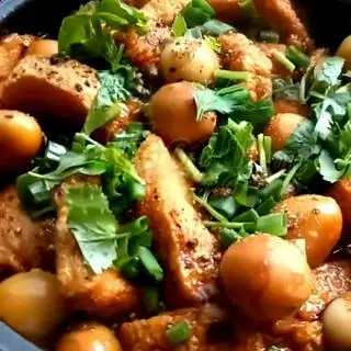 Hình ảnh Cơm Chả Kho Trứng Cút 