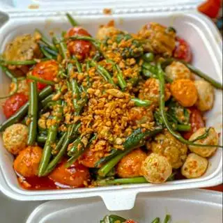 Hình ảnh Phần Thập Cẩm Chiên Bơ Mắm Tỏi 2 Người