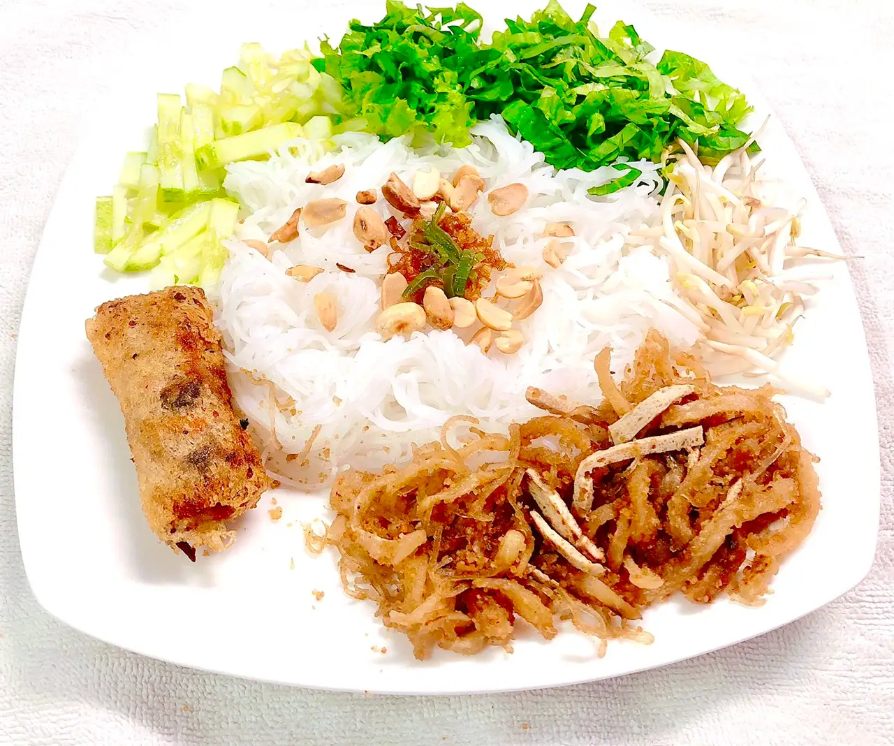 BÚN BÌ CHẢ GIÒ CHAY - 45.000 ₫ tại Mộc Thanh Chay - Hủ Tiếu Khô Sa Tế Chay - Lũy Bán Bích