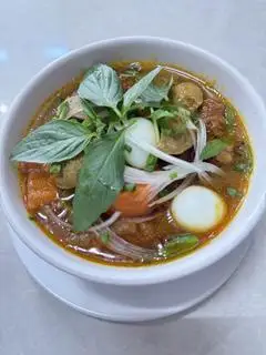 Hình ảnh Bún bò kho thập cẩm (full topping)