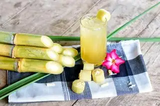 Nước mía ly to - 18.000 ₫ tại Hủ Tiếu Nam Vang Gia Huy - Dương Thị Mười