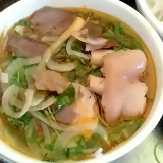 Bún bò tái - 40.000 ₫ tại Bún Bò Thanh Nga - Thiên Phước