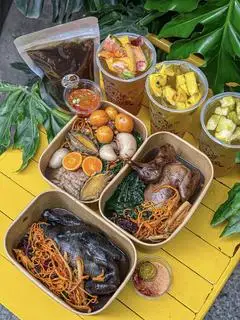 Hình ảnh Gà tần hầm nguyên con
