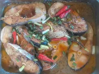 Hình ảnh CƠM + CÁ BA SA KHO 