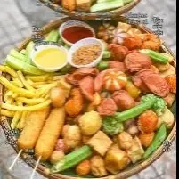 Combo thập cẩm lớn 1 - 100.000 ₫ tại Hoa Food - Trùm Ăn Vặt, Cá Viên Chiên & Chân Gà - Phú Định