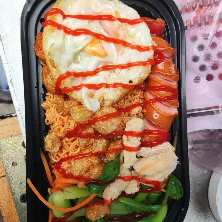 Mì trộn đặc biệt full topping - 75.000 ₫ tại Cá Viên Chiên & Mì Trộn Chang Chang - Nguyễn Thị Thập