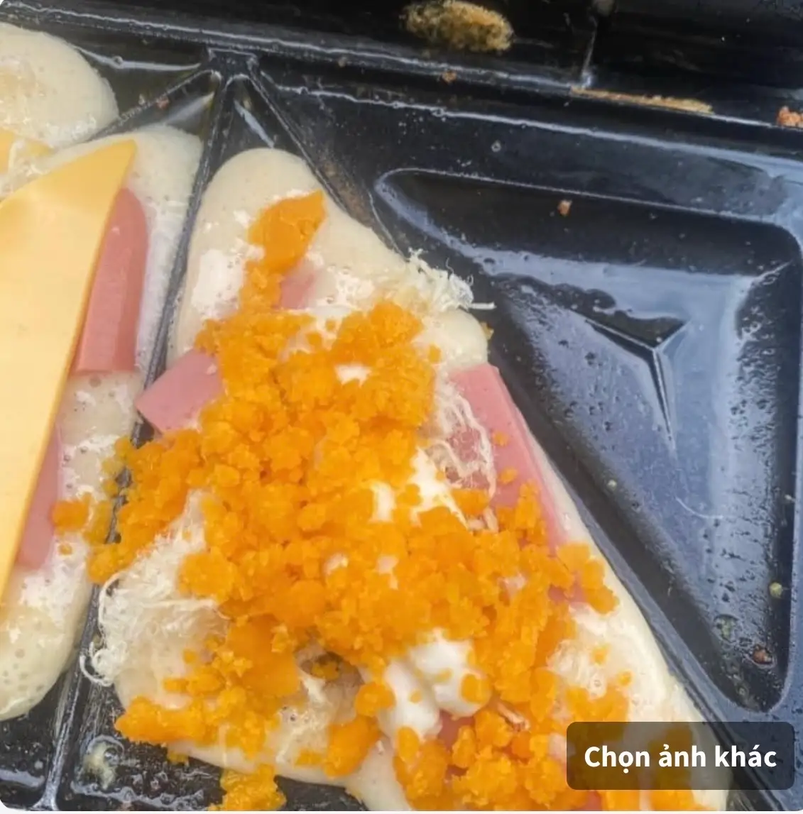 hotdog phô mai thập Cẩm phủ kim sa 2 cái  - 48.000 ₫ tại Hotdog Chị Ba - Phan Xích Long